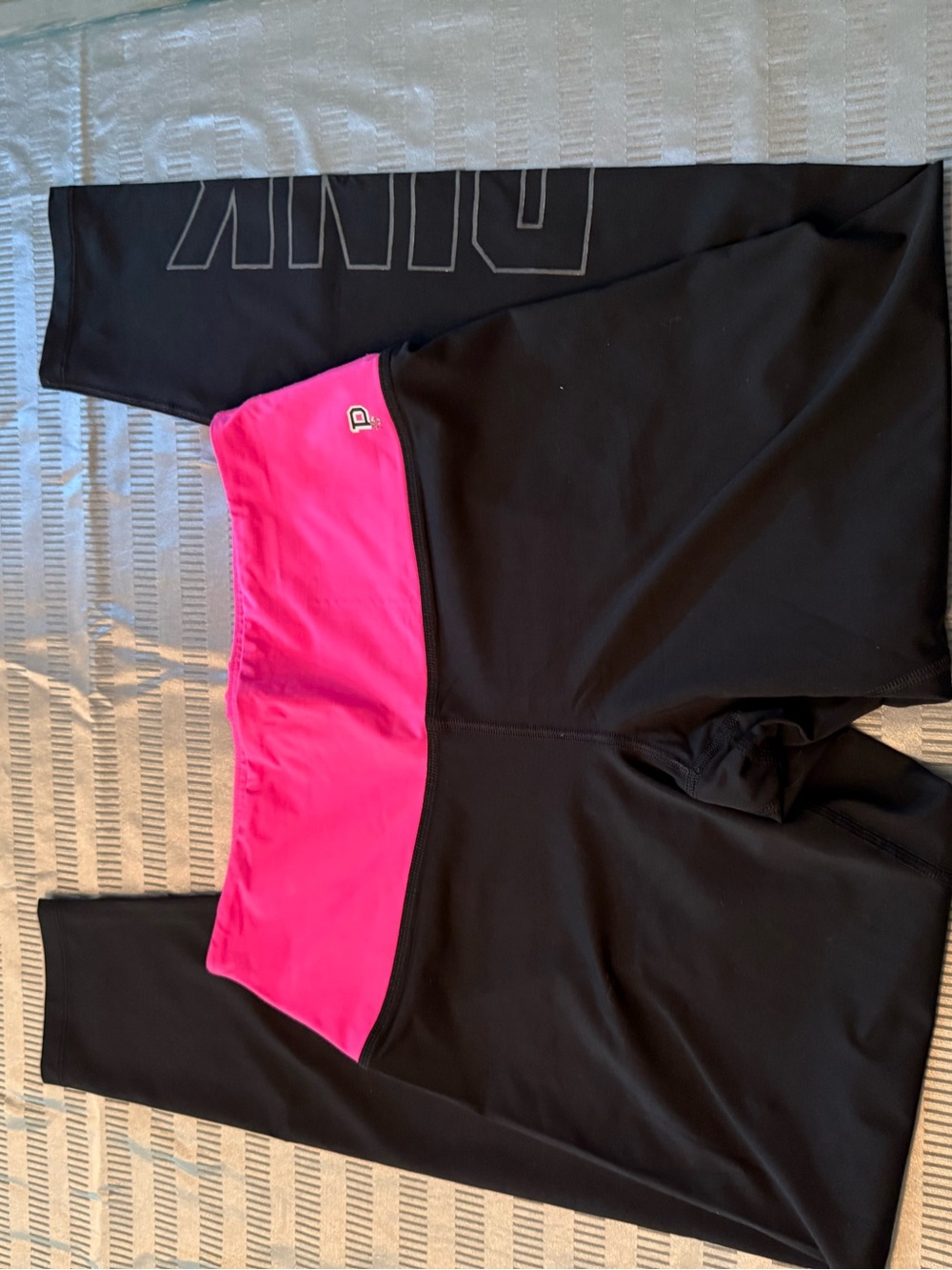 PINK Victoria's Secret Ultimate Leggings Black Pink Colorblock Large